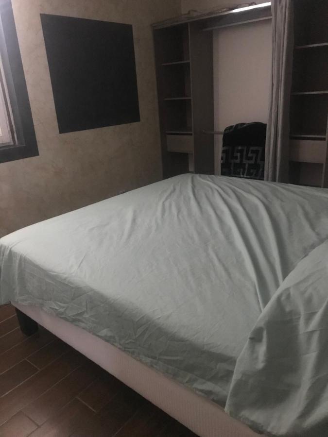 Appartement F3 bord de Loire complet à Decize Extérieur photo